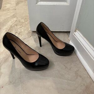 Chinese Laundry Black Stiletto Heels Classic Design